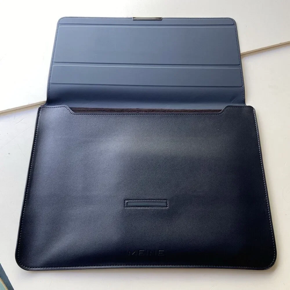 Meine Studios ERGO SLEEVE 4-in-1 Smart Sleeve 13-16” Navy Blue Workstation Set